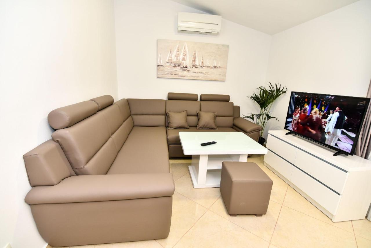 Apartments Sana 2 Vir Exterior photo